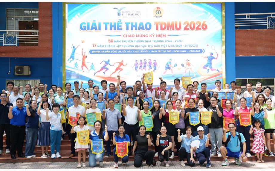 Sôi nổi Hội thao chào mừng 50 năm Ngày truyền thống và 17 năm thành lập Trường Đại học Thủ Dầu Một