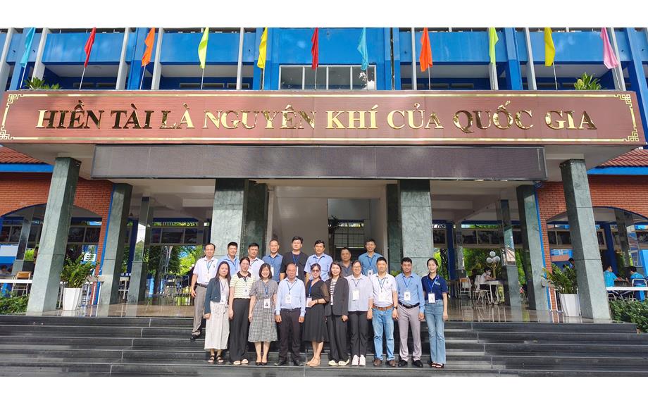 Đoàn cán bộ Trường Đại học Thủ Dầu Một lên đường thực hiện nhiệm vụ kiểm tra công tác coi thi Kỳ thi tốt nghiệp THPT năm 2026