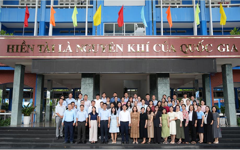 Trường Kinh tế Tài chính tổng kết hoạt động khoa học, công nghệ và đổi mới sáng tạo năm học 2025 – 2026