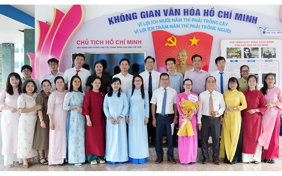 Chi bộ Viện Công nghệ xanh và Bền vững kết nạp đảng viên mới
