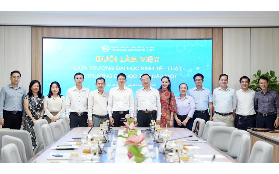 Trường Đại học Thủ Dầu Một thúc đẩy hợp tác với Trường Đại học Kinh tế - Luật trên các lĩnh vực kinh tế và luật