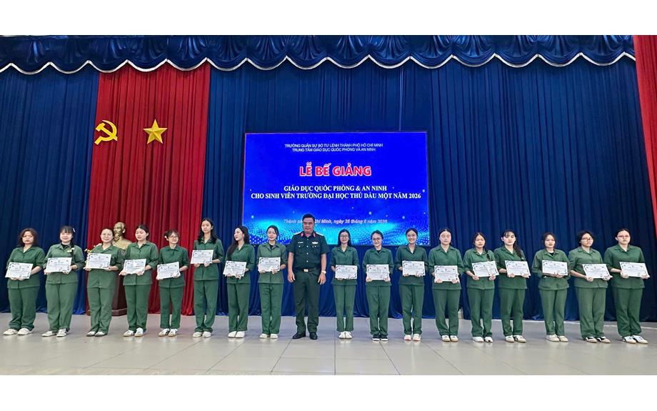 777 sinh viên hoàn thành khóa học Giáo dục Quốc phòng và An ninh khóa 4, năm học 2025 – 2026