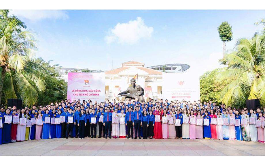 Đồng chí Nguyễn Viết Xuân Sang được tuyên dương danh hiệu “Thanh niên tiên tiến Thành phố Hồ Chí Minh làm theo lời Bác” năm 2026