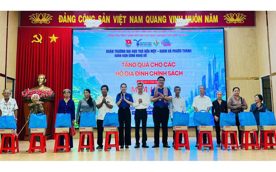 Mùa hè xanh 2026: Sinh viên Viện Công nghệ số đồng hành cùng địa phương trong chuyển đổi số