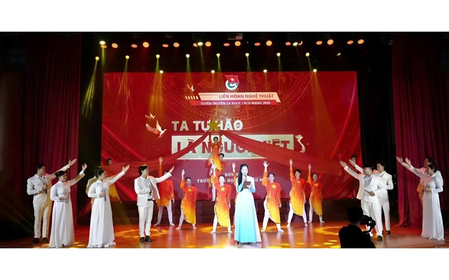 "Ta tự hào là người Việt" – Tiết mục của Trường Đại học Thủ Dầu Một đạt Giải Khuyến khích tại Liên hoan Nghệ thuật tuyên truyền ca khúc cách mạng năm 2025