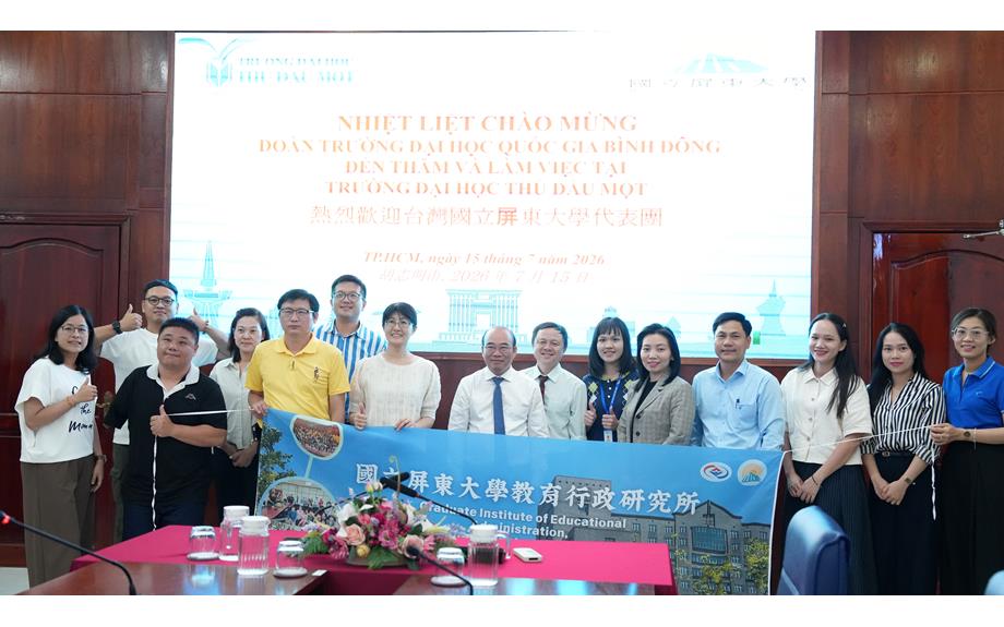 Viện Đào tạo Sau đại học về Quản lý Giáo dục, Trường Đại học Quốc gia Bình Đông (Đài Loan, Trung Quốc) thăm và làm việc tại Trường Đại học Thủ Dầu Một