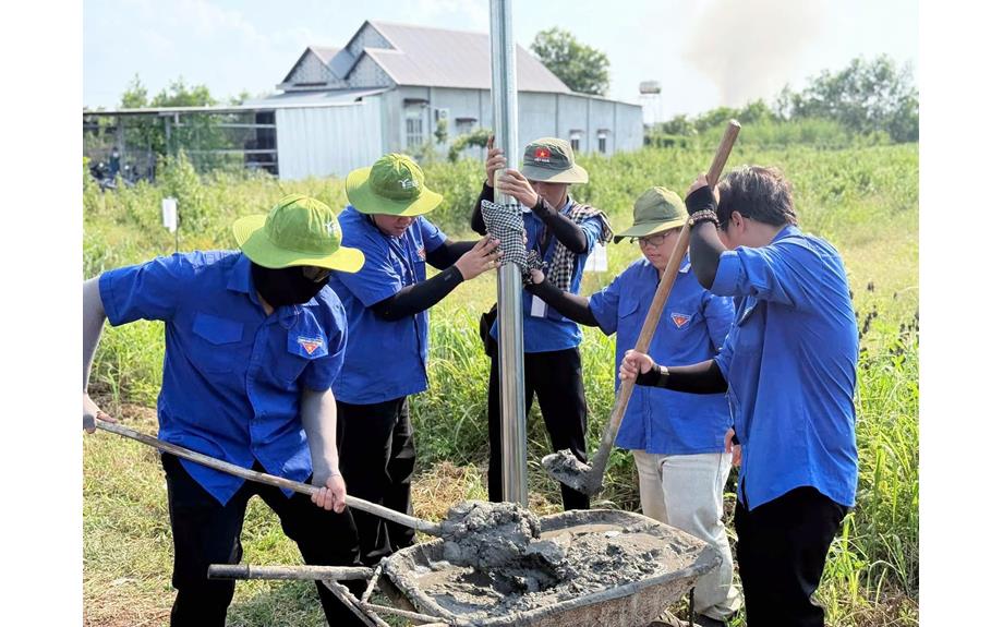 Công trình thanh niên "Thắp sáng đường quê" góp phần cải thiện hạ tầng nông thôn tại xã Lộc Thành