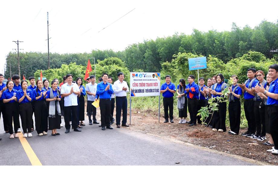 Hoàn thành nhiều công trình thanh niên thiết thực tại mặt trận Bắc Tân Uyên