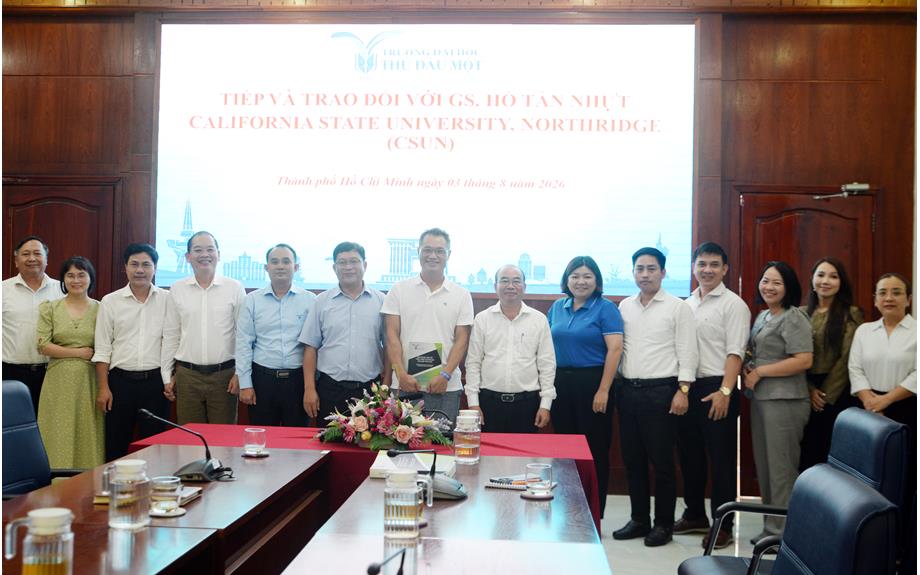 Trao đổi định hướng đổi mới giáo dục đại học trong kỷ nguyên AI cùng GS. Hồ Tấn Nhựt