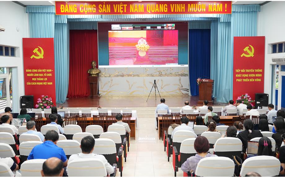 Trường Đại học Thủ Dầu Một tham dự Hội nghị quán triệt triển khai Nghị quyết số 02-NQ/TU về phòng, chống tội phạm và tệ nạn ma túy