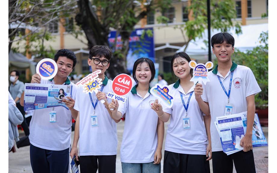 Hướng dẫn làm thủ tục nhập học Đại học chính quy 2026