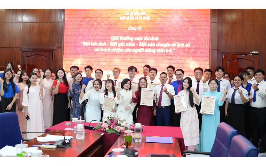 Diễn đàn đề xuất giải pháp nâng cao chất lượng tạo nguồn và phát triển Đảng viên sinh viên