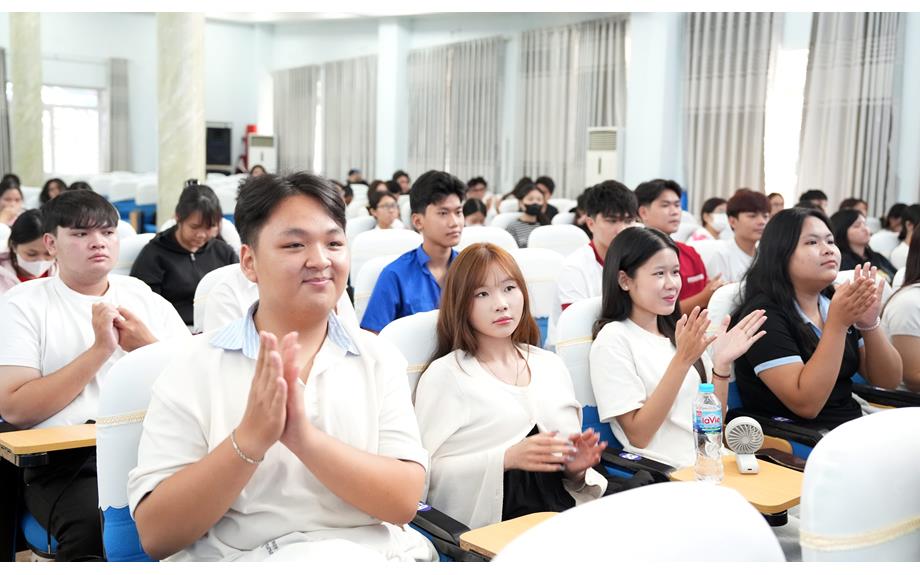Hướng nghiệp ngành Du lịch: Mở rộng góc nhìn nghề nghiệp cho tân sinh viên D26DULI