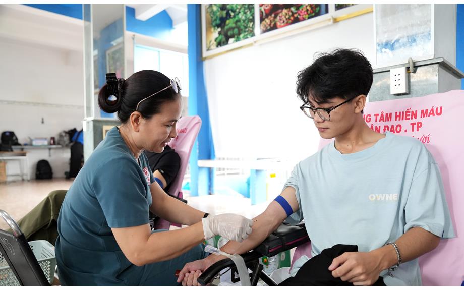 Hiến máu tình nguyện: Hoạt động được cán bộ, giảng viên và sinh viên Trường Đại học Thủ Dầu Một tích cực hưởng ứng