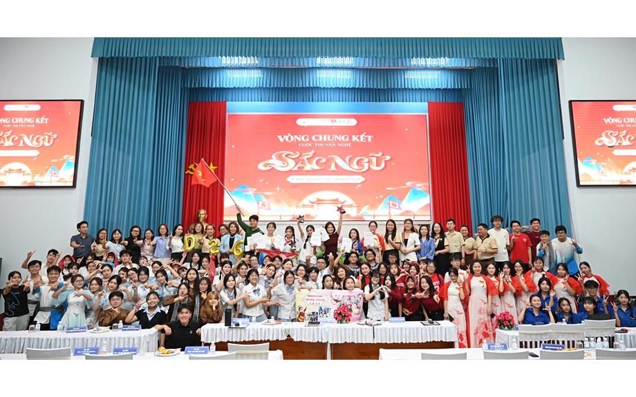 Sôi nổi vòng chung kết cuộc thi Flashmob “Sắc Ngữ – Mang hồn Việt, viết thanh xuân”