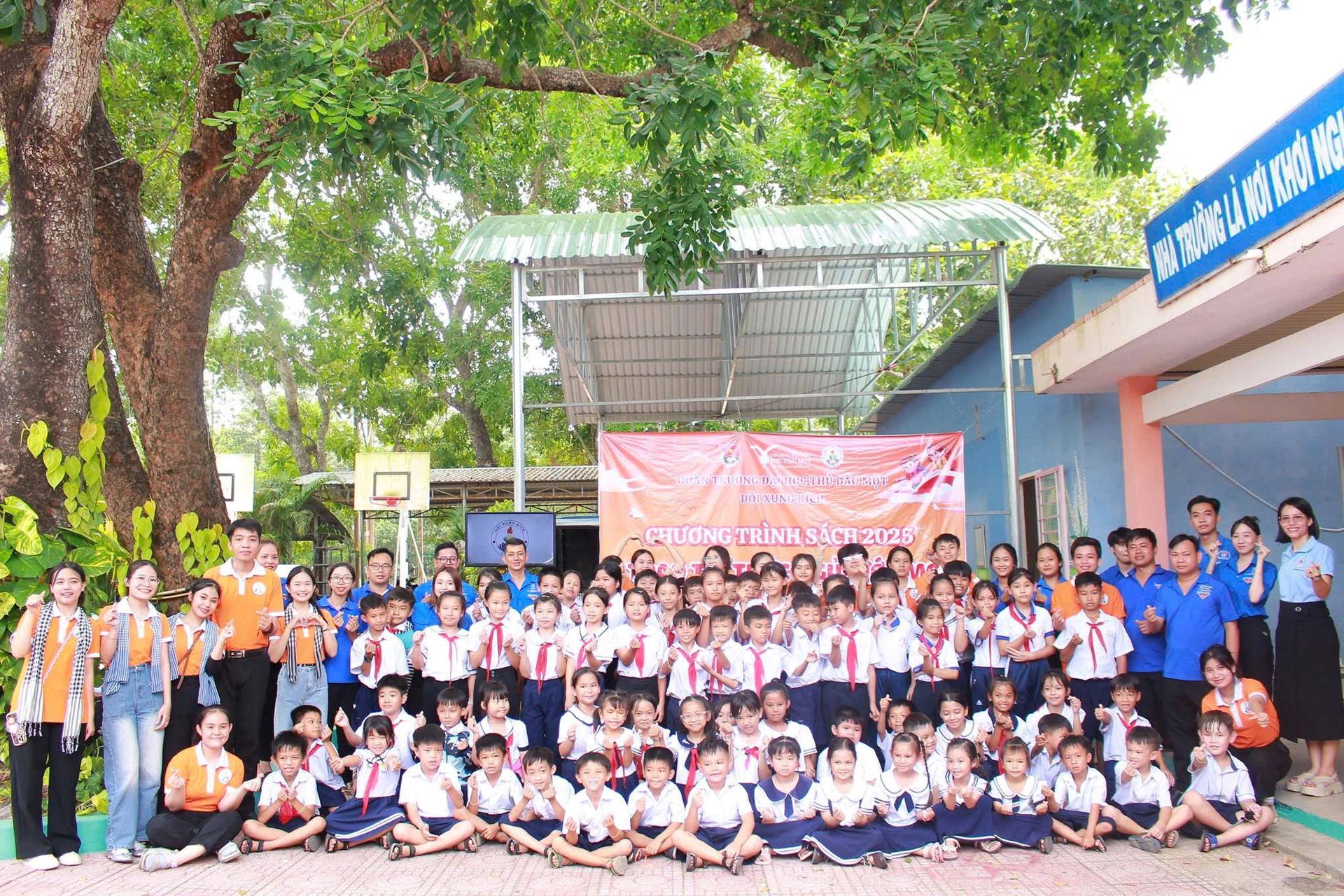 Lan tỏa văn hóa đọc: Trao tri thức – Gửi ước mơ
