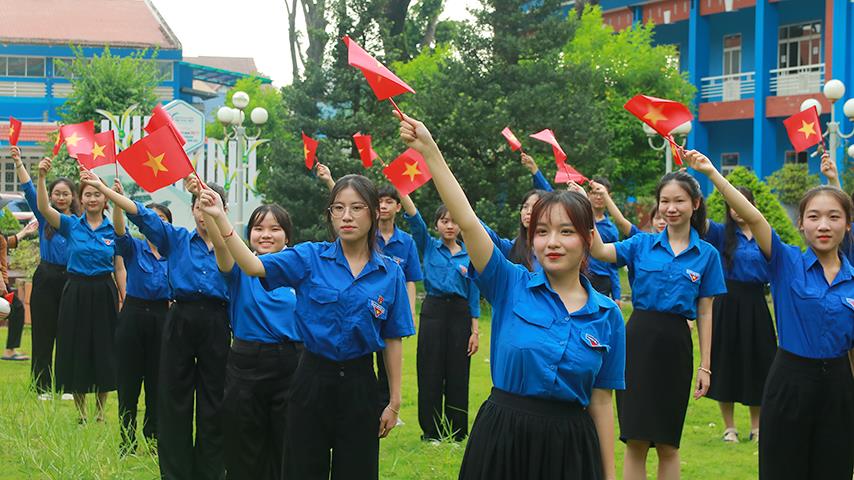 Tuổi trẻ trường Đại học Thủ Dầu Một hướng về 50 năm Ngày thống nhất non sông
