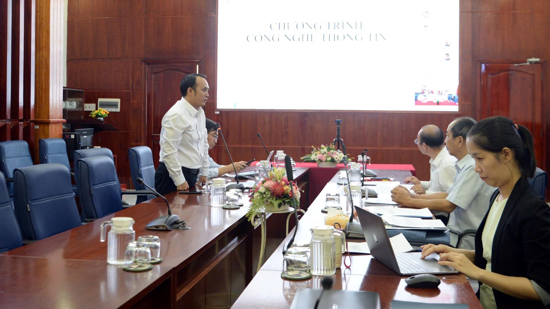 Thẩm định các điều kiện bảo đảm chất lượng chương trình đào tạo trình độ đại học ngành Công nghệ thông tin và Kỹ thuật phần mềm