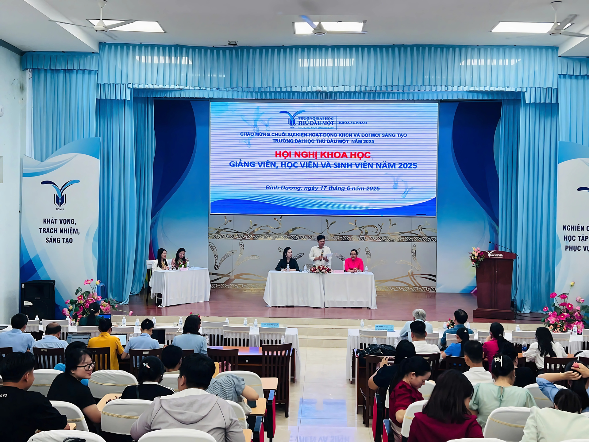 Hội nghị Khoa học giảng viên, học viên cao học và sinh viên Khoa Sư phạm năm 2025