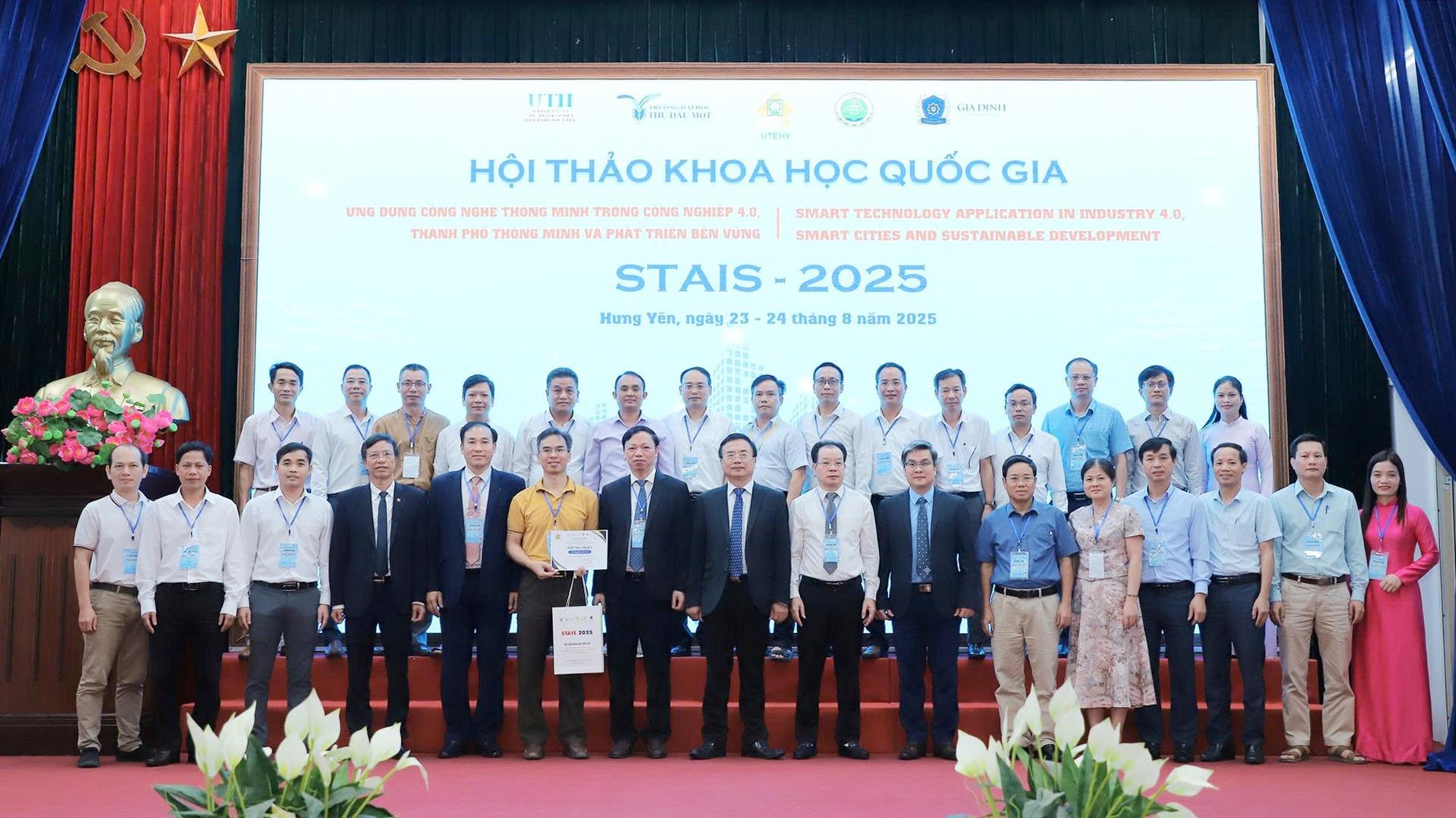 Hội thảo khoa học STAIS – 2025: Trường Đại học Thủ Dầu Một góp phần thúc đẩy nghiên cứu ứng dụng công nghệ thông minh cho phát triển bền vững