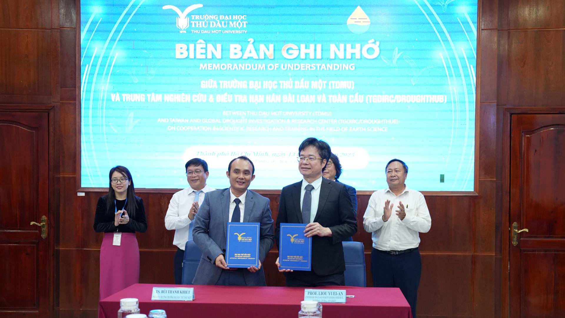 Hợp tác về nghiên cứu khoa học và đào tạo lĩnh vực Khoa học Trái đất