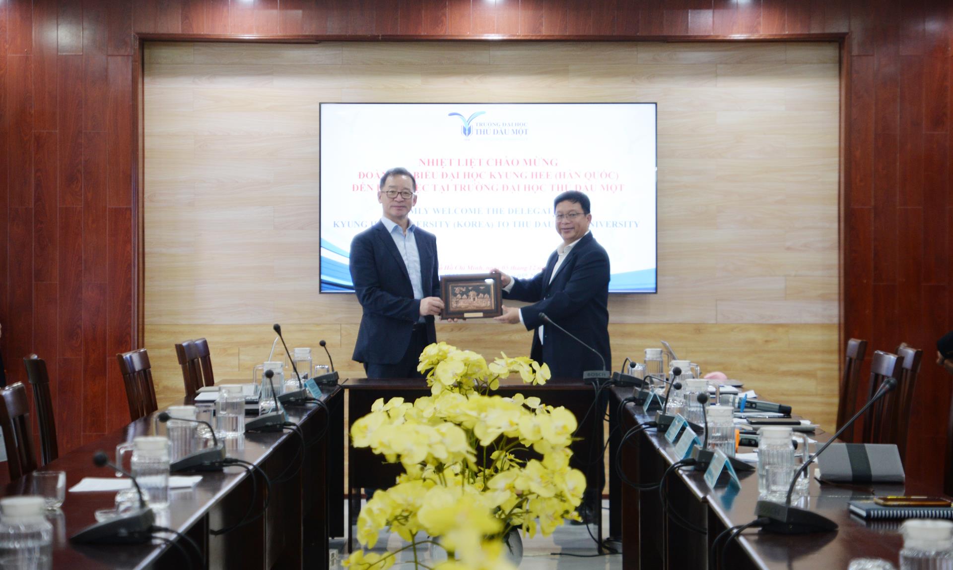 Trường Đại học Thủ Dầu Một và Đại học Kyung Hee thiết lập quan hệ hợp tác trong đào tạo, nghiên cứu và giao lưu văn hóa