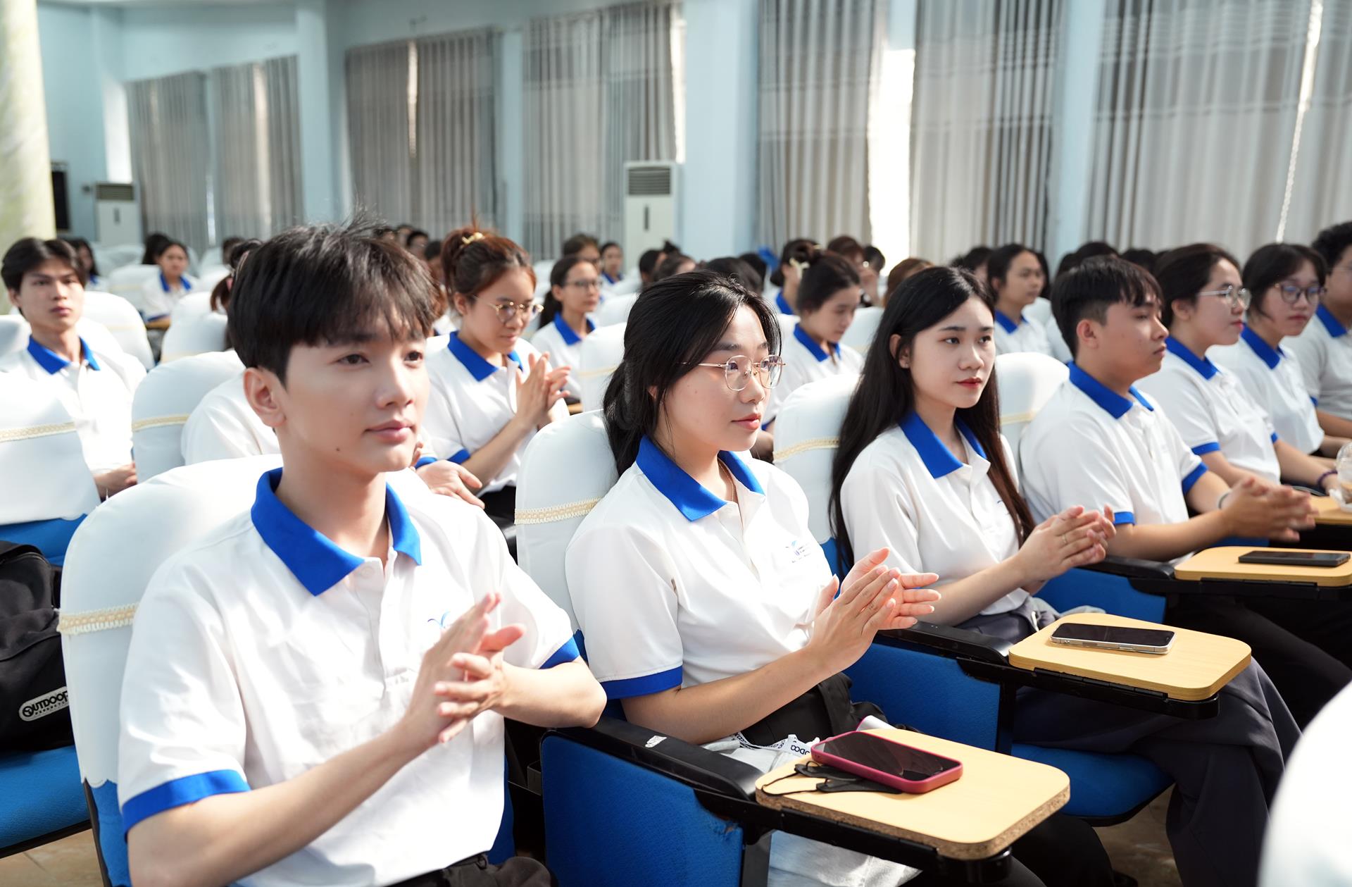 Chuyển đổi số trong Logistics và Quản lý chuỗi cung ứng