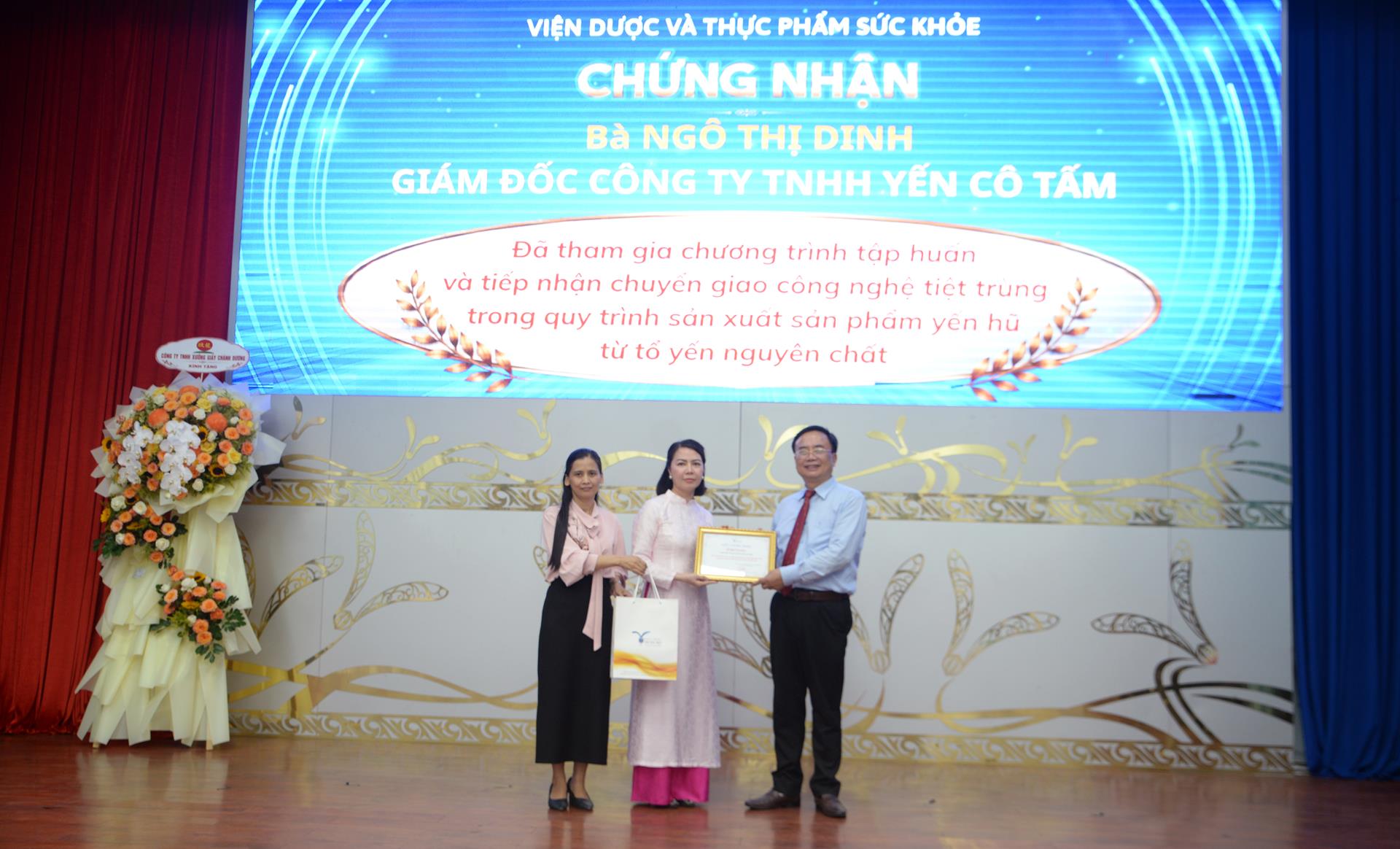 Trường Đại học Thủ Dầu Một chuyển giao công nghệ tiệt trùng sản xuất yến hũ cho doanh nghiệp